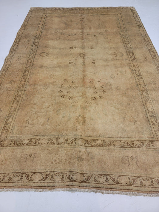 Hand-Knotted Wool Rug Tabriz 6'9" x 9'11"