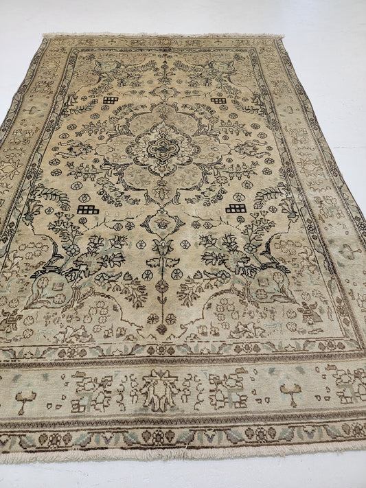 Hand-Knotted Wool Rug Tabriz 6'6" x 9'8"