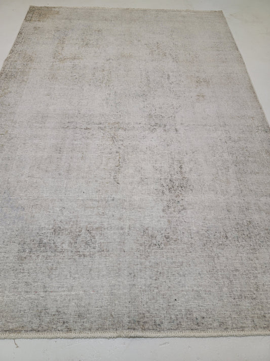 Hand-Knotted Wool Rug Tabriz Distressed 6'5" x 9'5"
