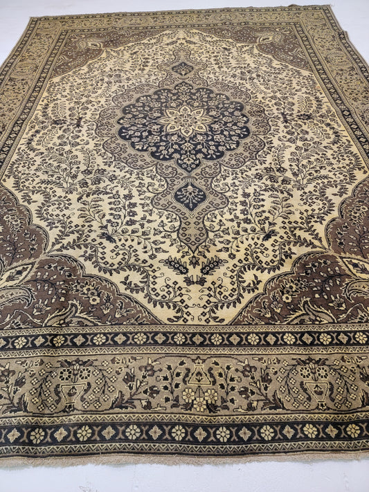 Hand-Knotted Wool Rug Tabriz 9'7" x 13'