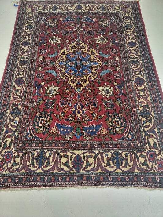 Hand-Knotted Wool Rug Isfahan 3'5" x 5'