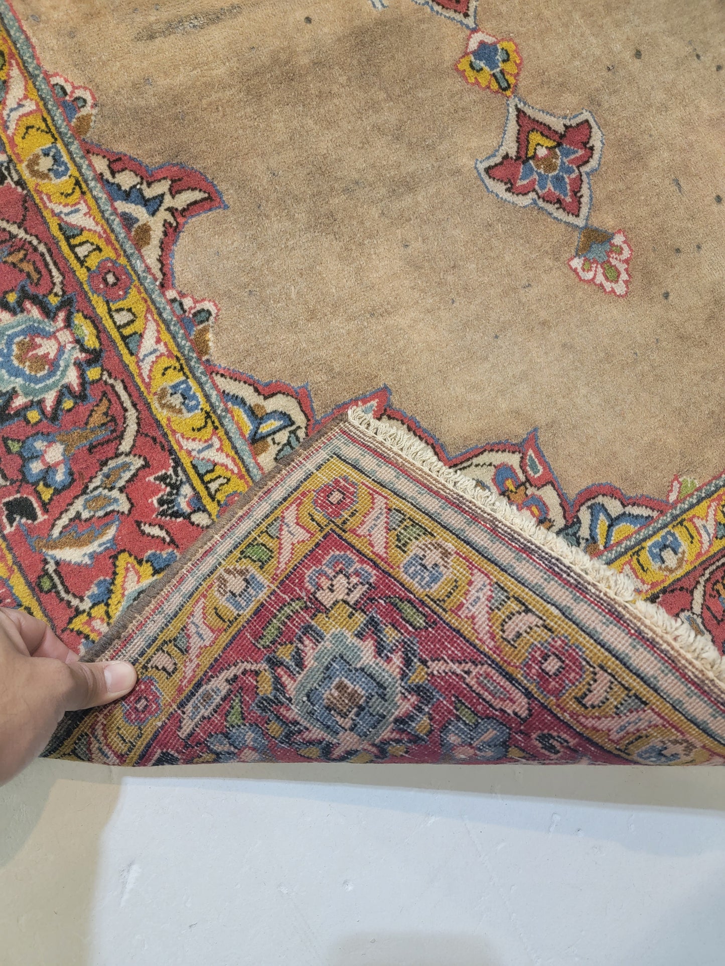 Hand-Knotted Wool Rug Isfehan 3'4" x 5'1"
