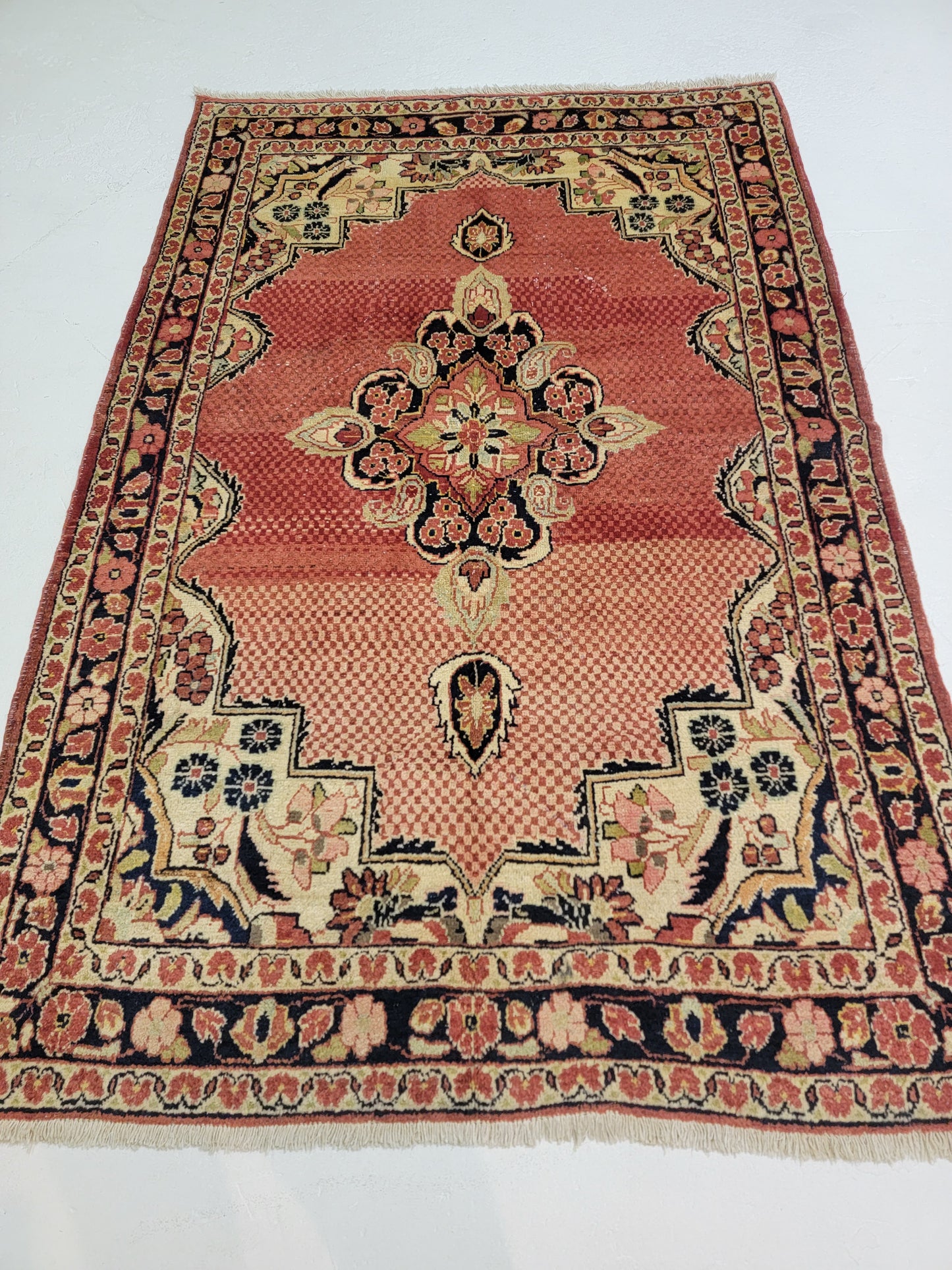 Antique Hand-Knotted Wool Area Rug Mahal 4'5" x 6'10"