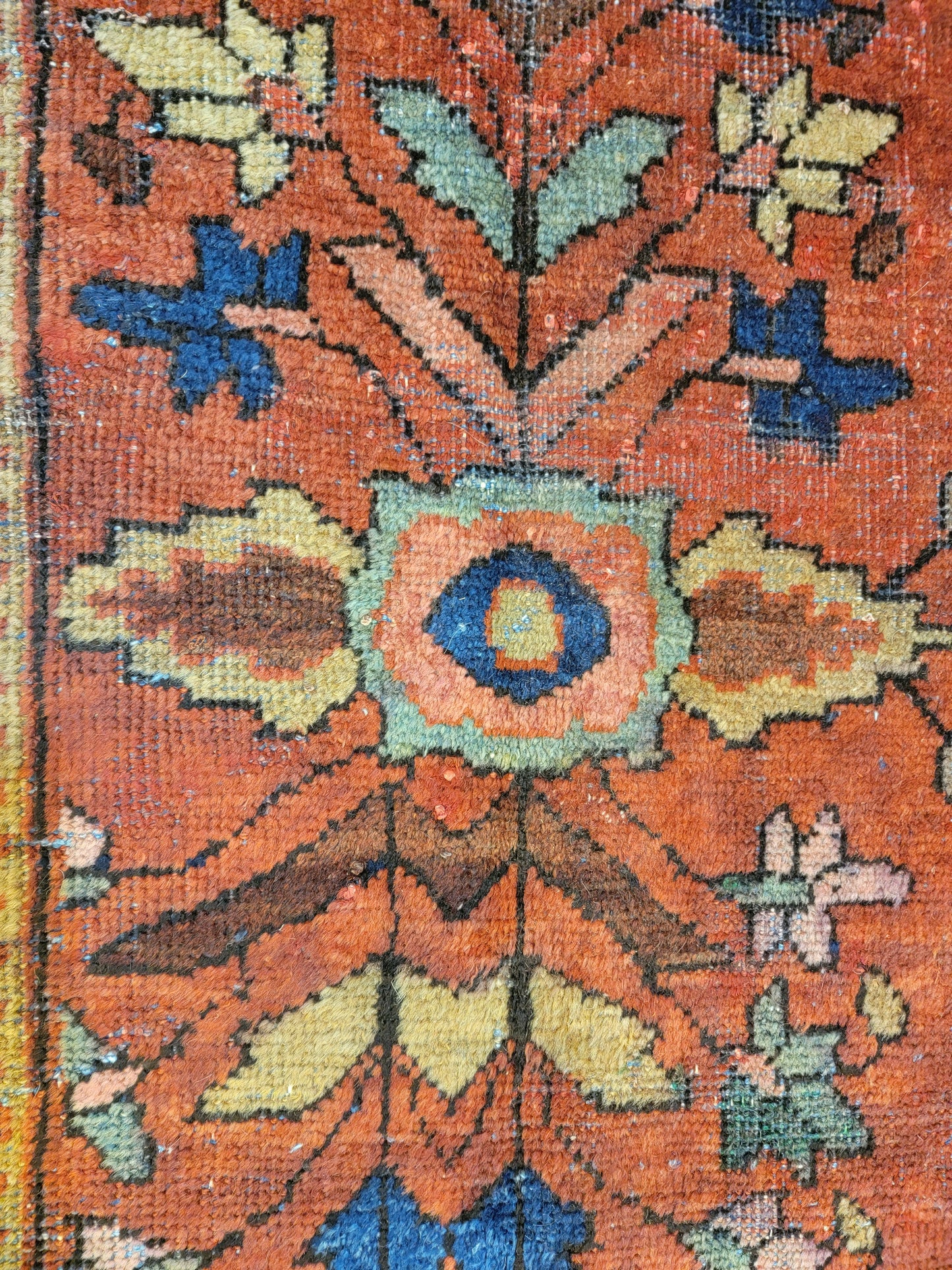 Antique Hand-Knotted Wool Area Rug Mahal 8'5" x 11'