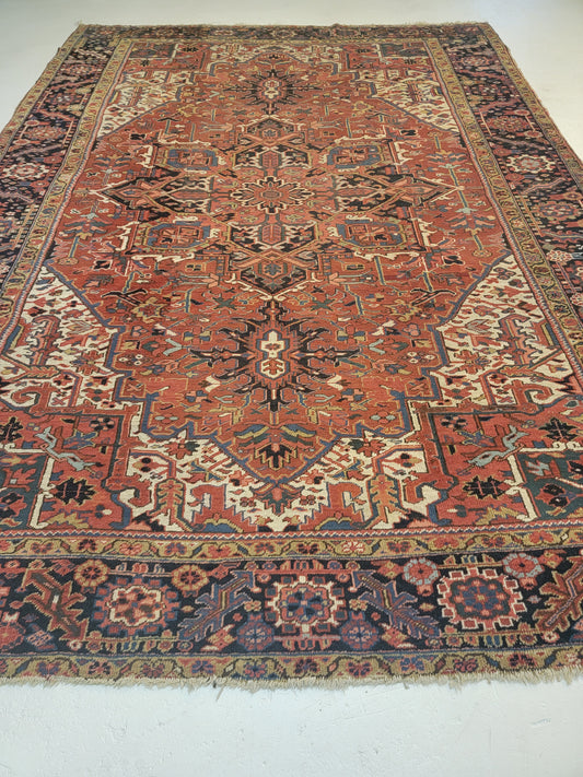 Antique Hand-Knotted Wool Rug Heriz Serapi 8'9" x 12'