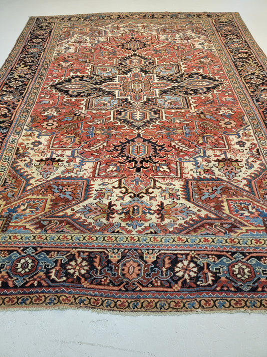 Antique Hand-Knotted Wool Rug Heriz Serapi 8'4" x 10'9"