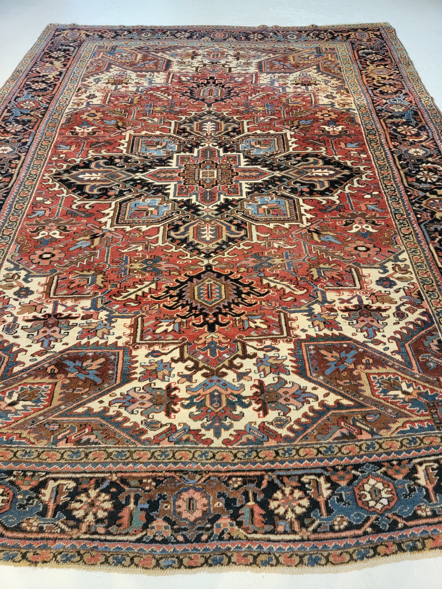 Antique Hand-Knotted Wool Rug Heriz Serapi 8'4" x 10'9"