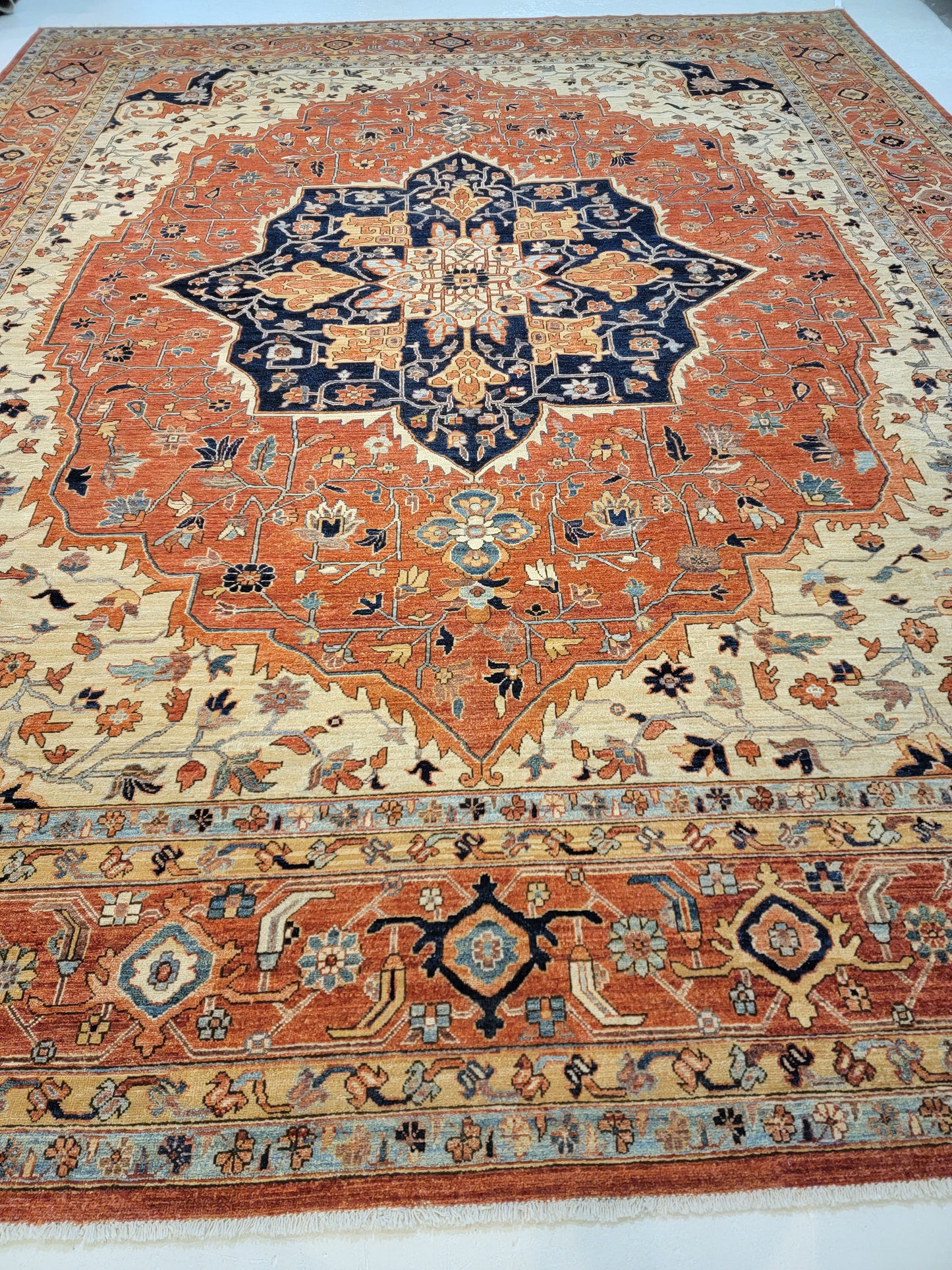 Hand-Knotted Wool Rug Heriz Serapi 11'9" x 14'5"