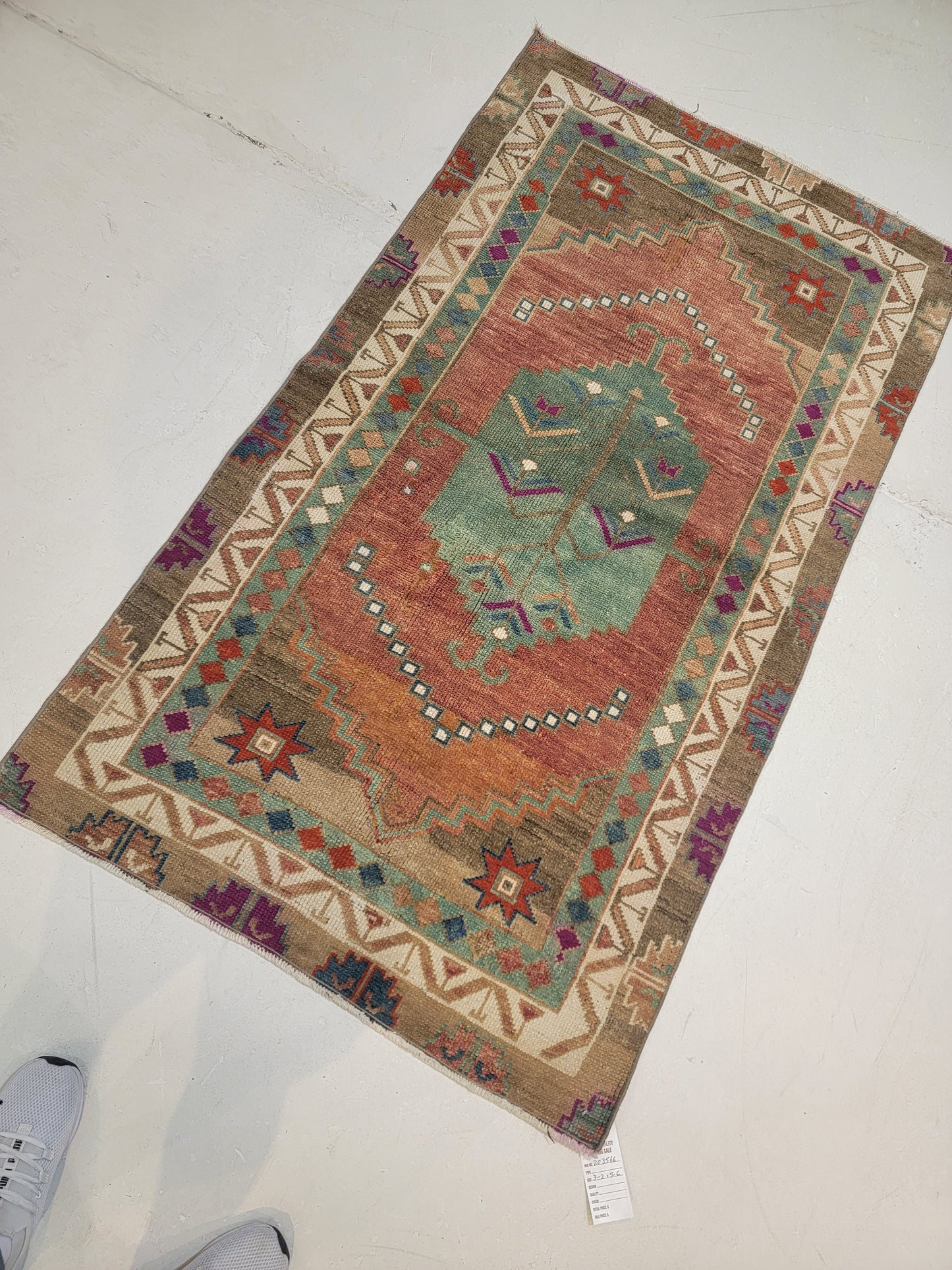 Hand-Knotted Wool Runner Turkish Oushak Anatolian 3'2" x 5'6"