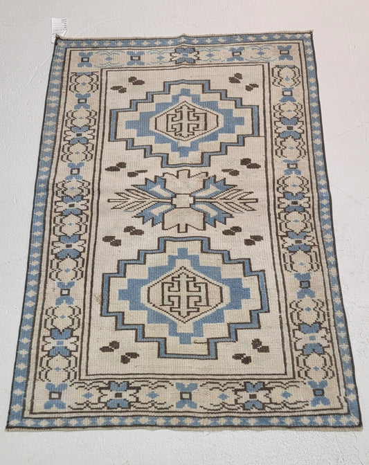 Hand-Knotted Wool Area Rug Turkish Oushak 2'9" x 4'3"