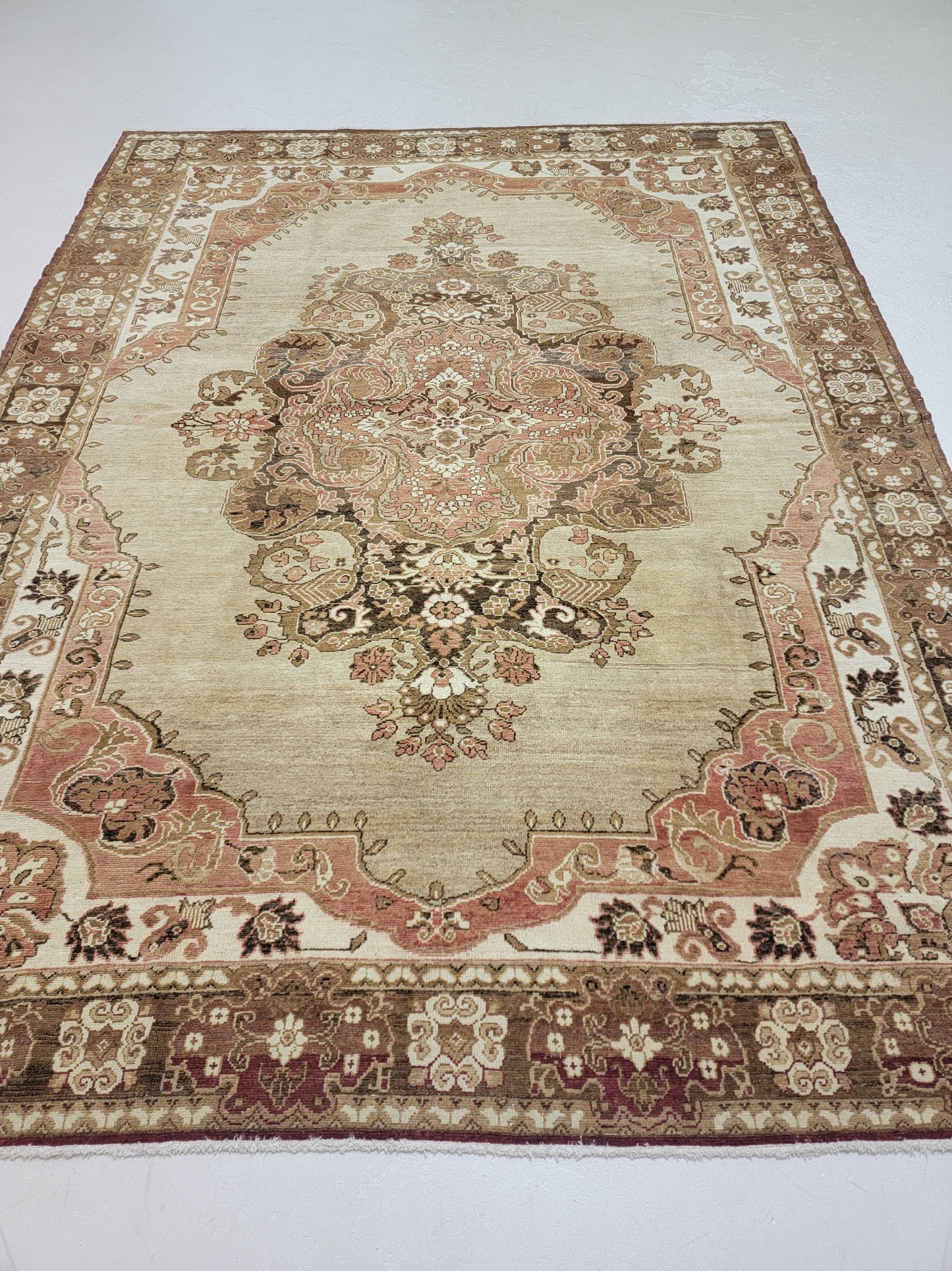 Hand-Knotted Wool Area Rug Turkish Oushak 7'6" x 9'9"