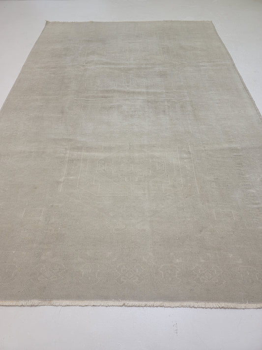 Hand-Knotted Wool Area Rug Turkish Oushak 7'2" x 10'10"