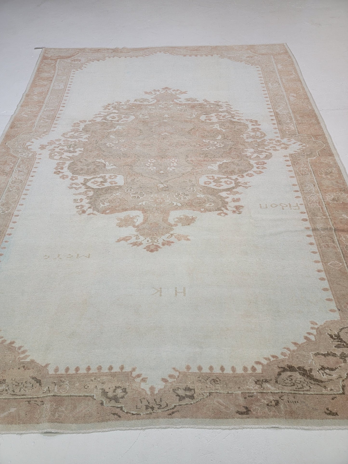 Hand-Knotted Wool Area Rug Turkish Oushak 7'8" x 10'6"