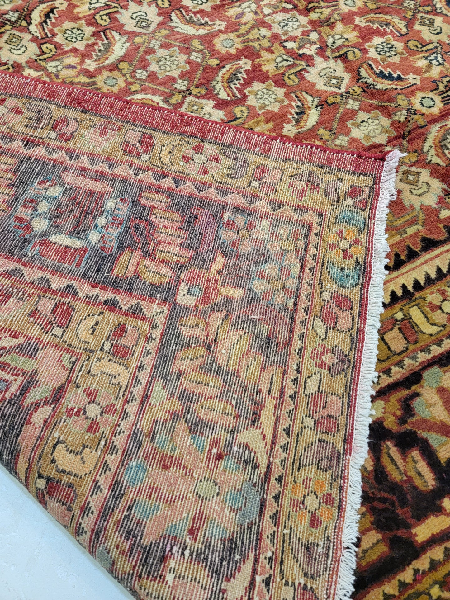 Hand-Knotted Wool Area Rug Mahal 8'10" x 12'2"