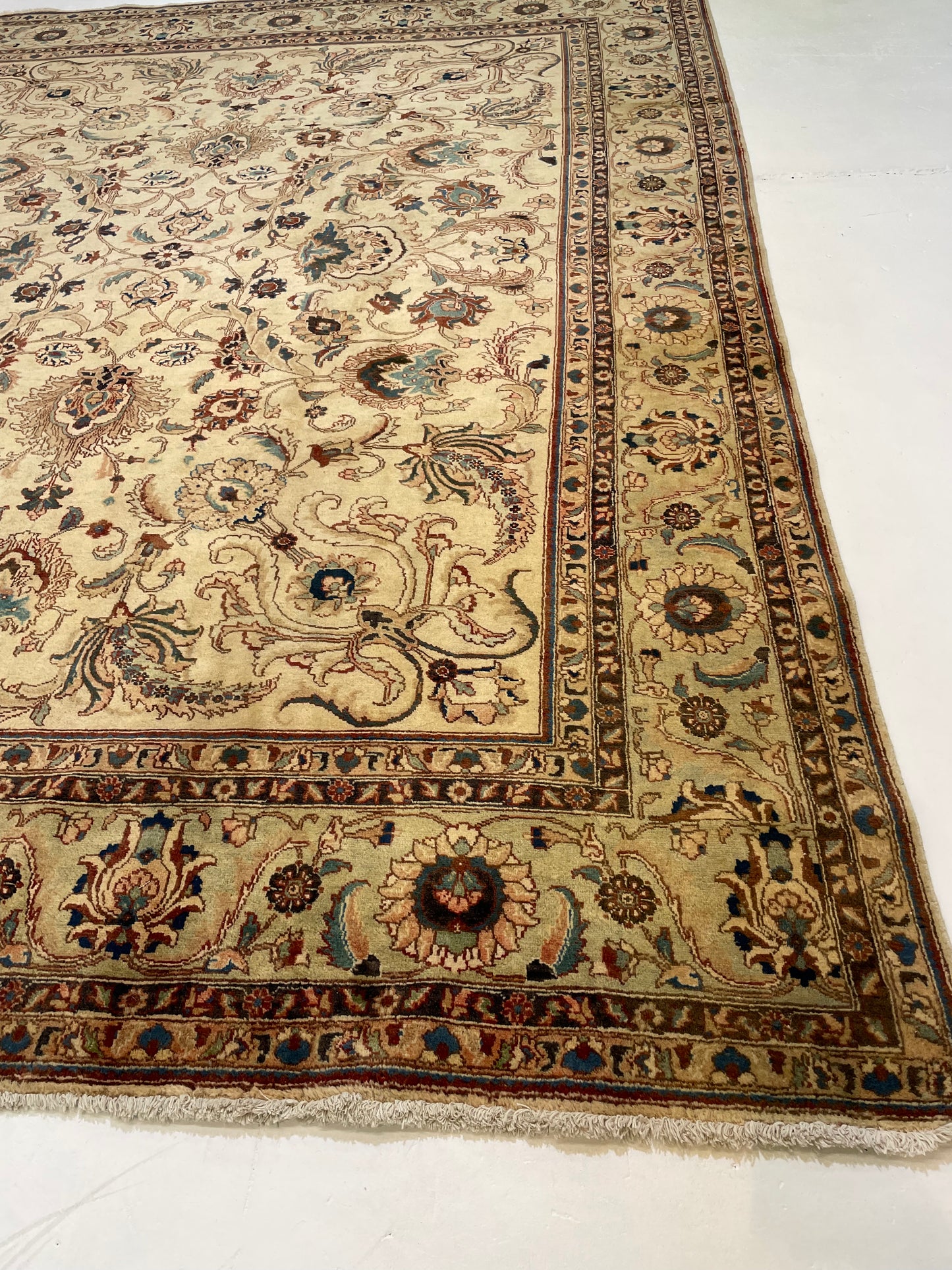 Hand-Knotted Wool Rug Tabriz 9'7" x 12'10"