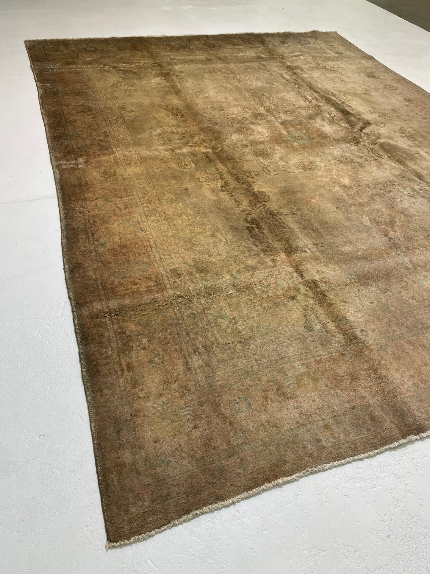 Hand-Knotted Wool Rug Tabriz 9'7" x 13'