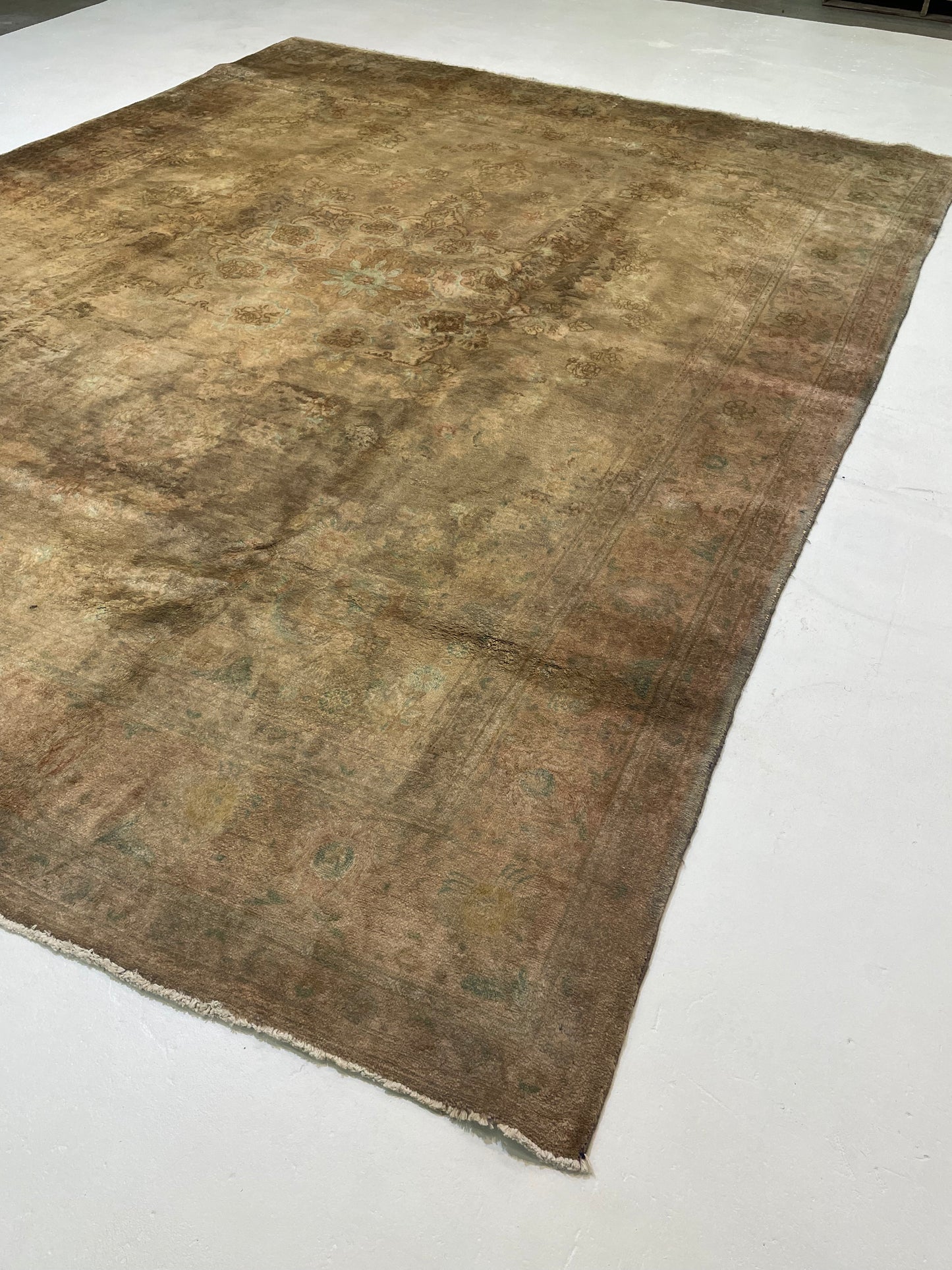 Hand-Knotted Wool Rug Tabriz 9'7" x 13'