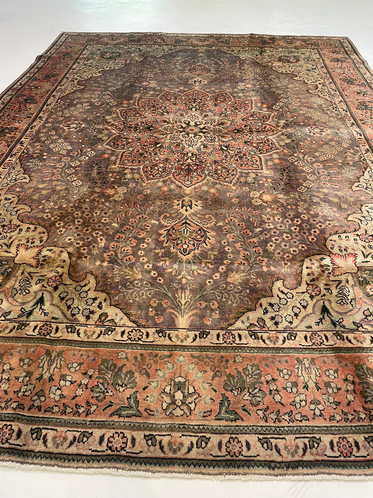 Hand-Knotted Wool Rug Tabriz 9'9" x 13'4"