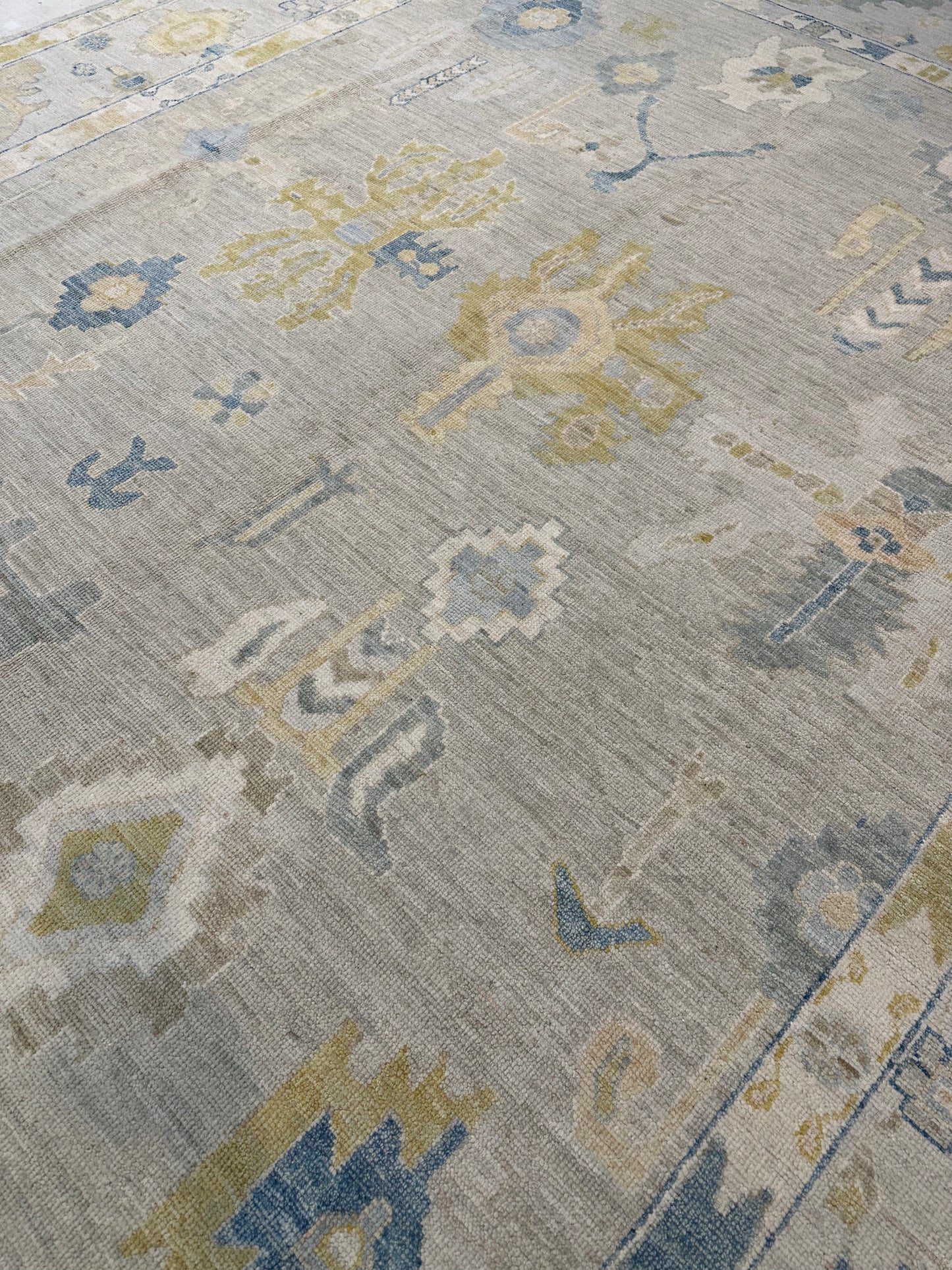 Hand-Knotted Wool Rug Turkish Oushak 7'11" x 9'10"