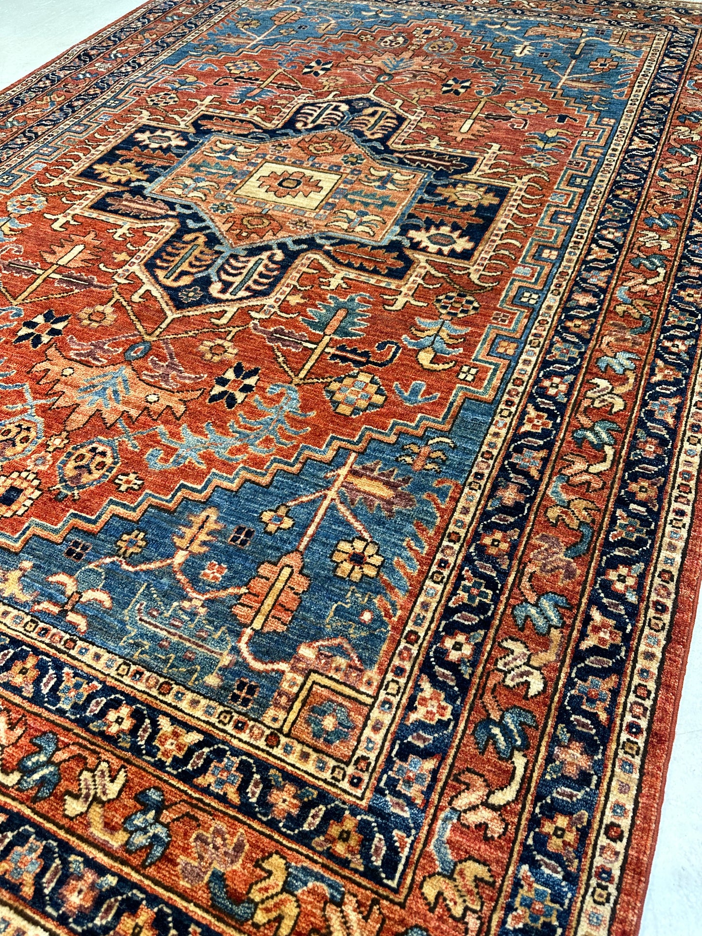 Hand-Knotted Wool Rug Heriz 5' x 6'10"