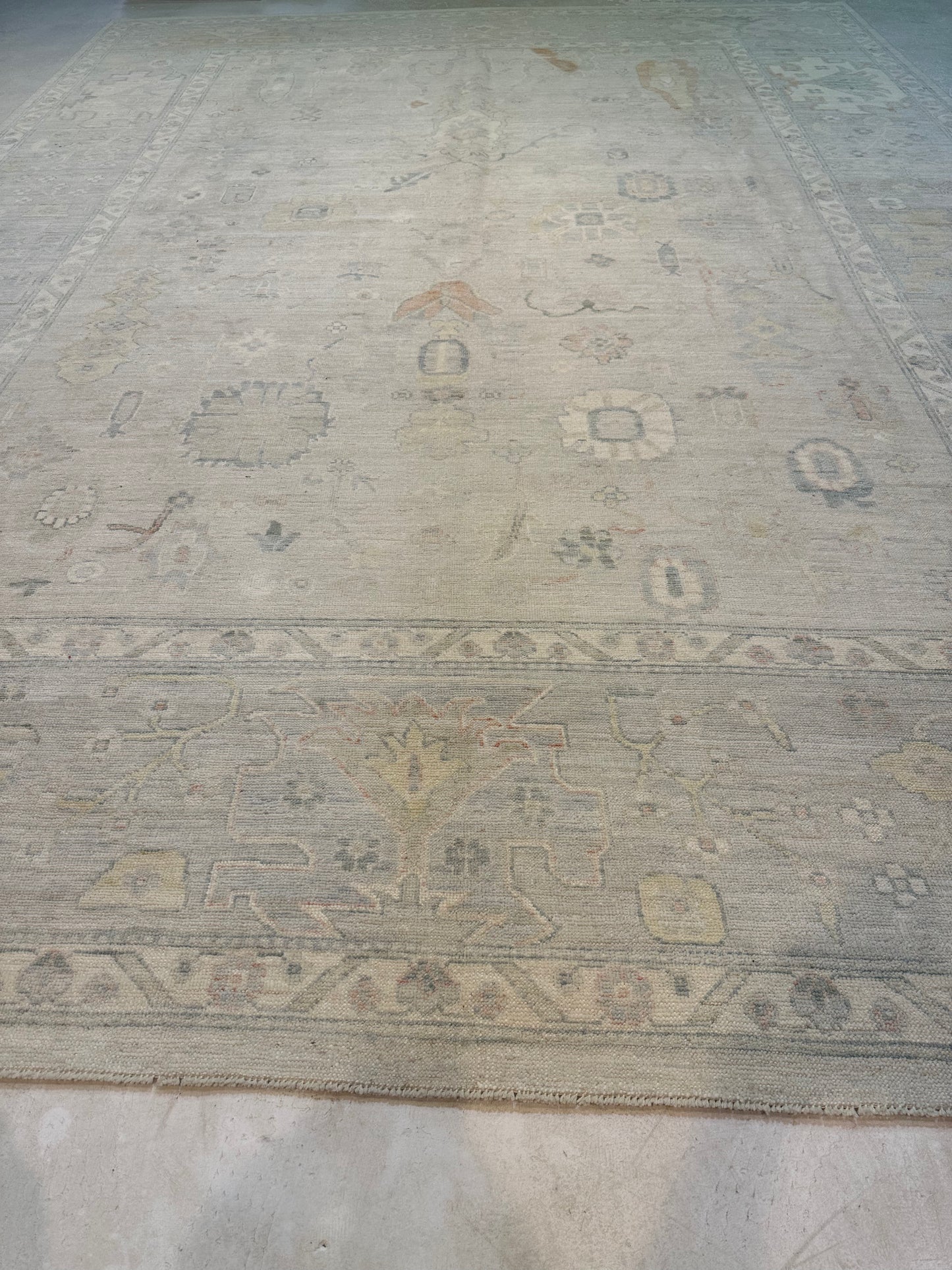 Hand-Knotted Wool Rug Turkish Oushak 9'10" x 13'8"