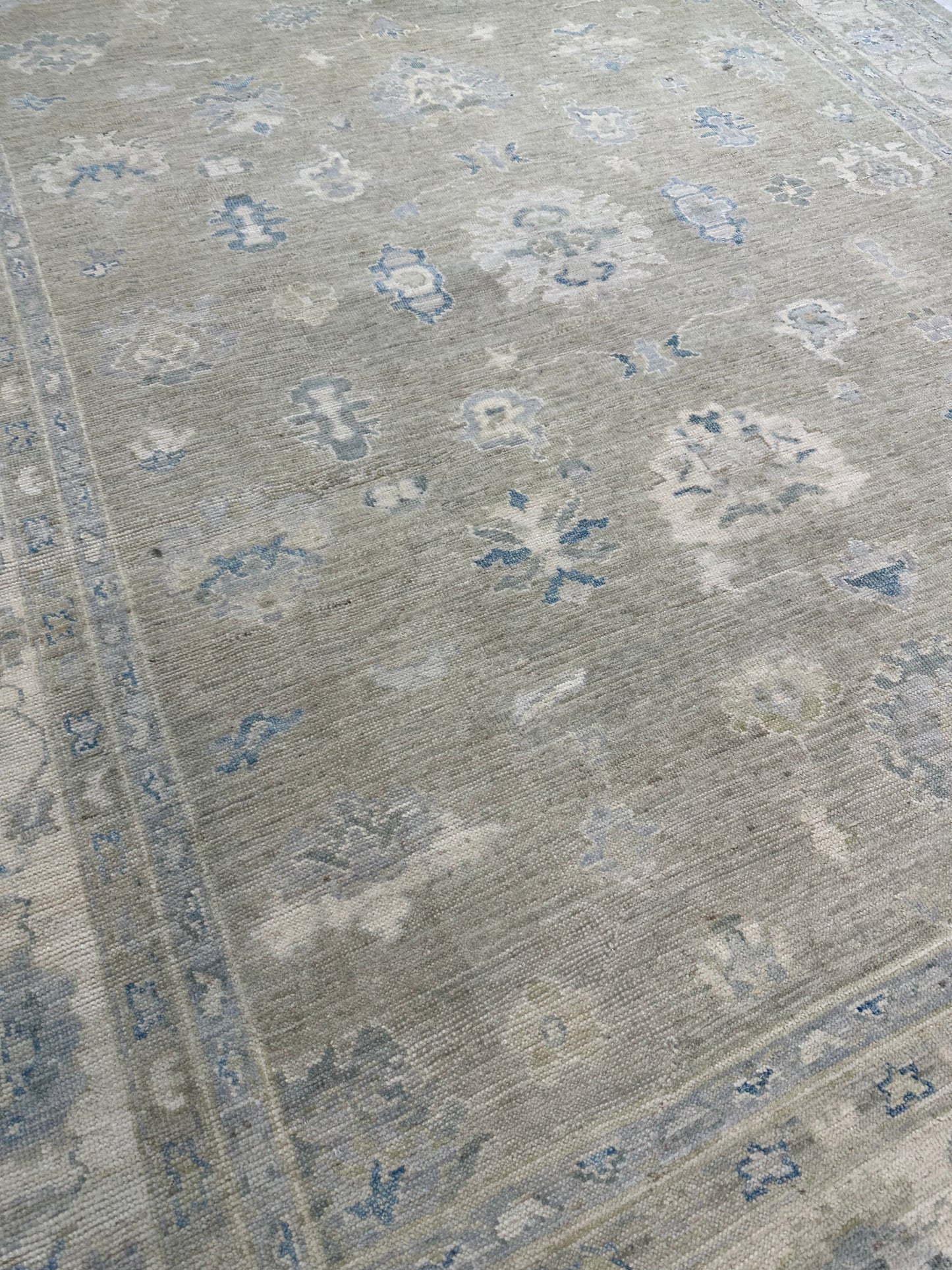 Hand-Knotted Wool Rug Turkish Oushak 7'8" x 10'5"