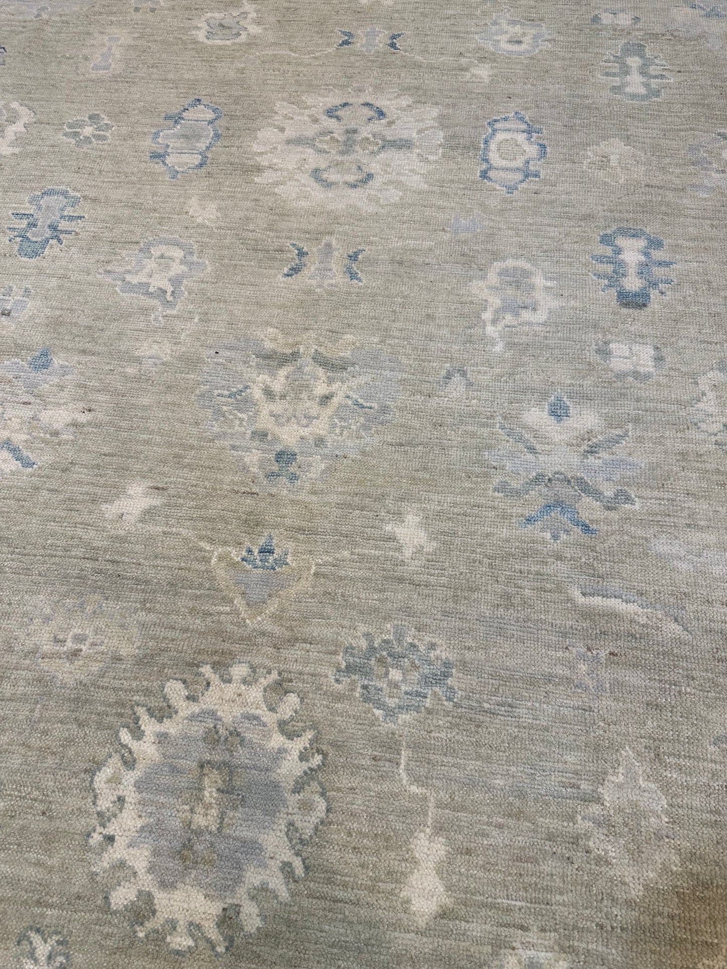 Hand-Knotted Wool Rug Turkish Oushak 7'8" x 10'5"