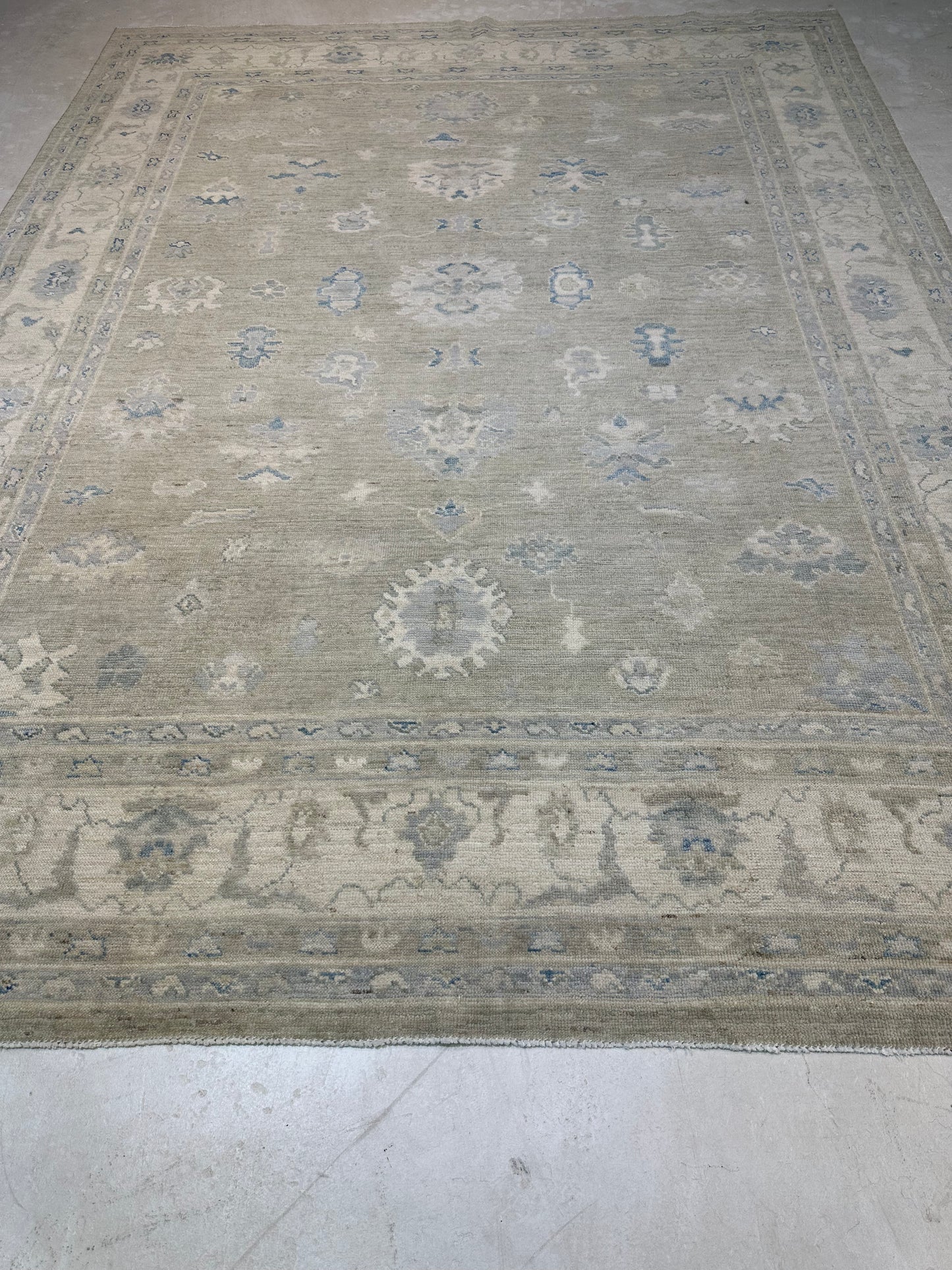 Hand-Knotted Wool Rug Turkish Oushak 7'8" x 10'5"