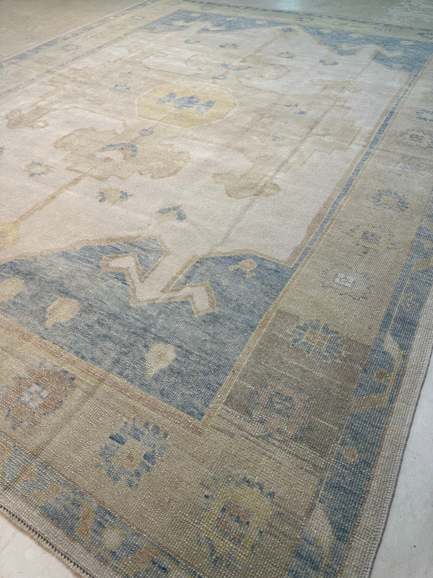 Hand-Knotted Wool Rug Turkish Oushak 9'3" x 11'9"