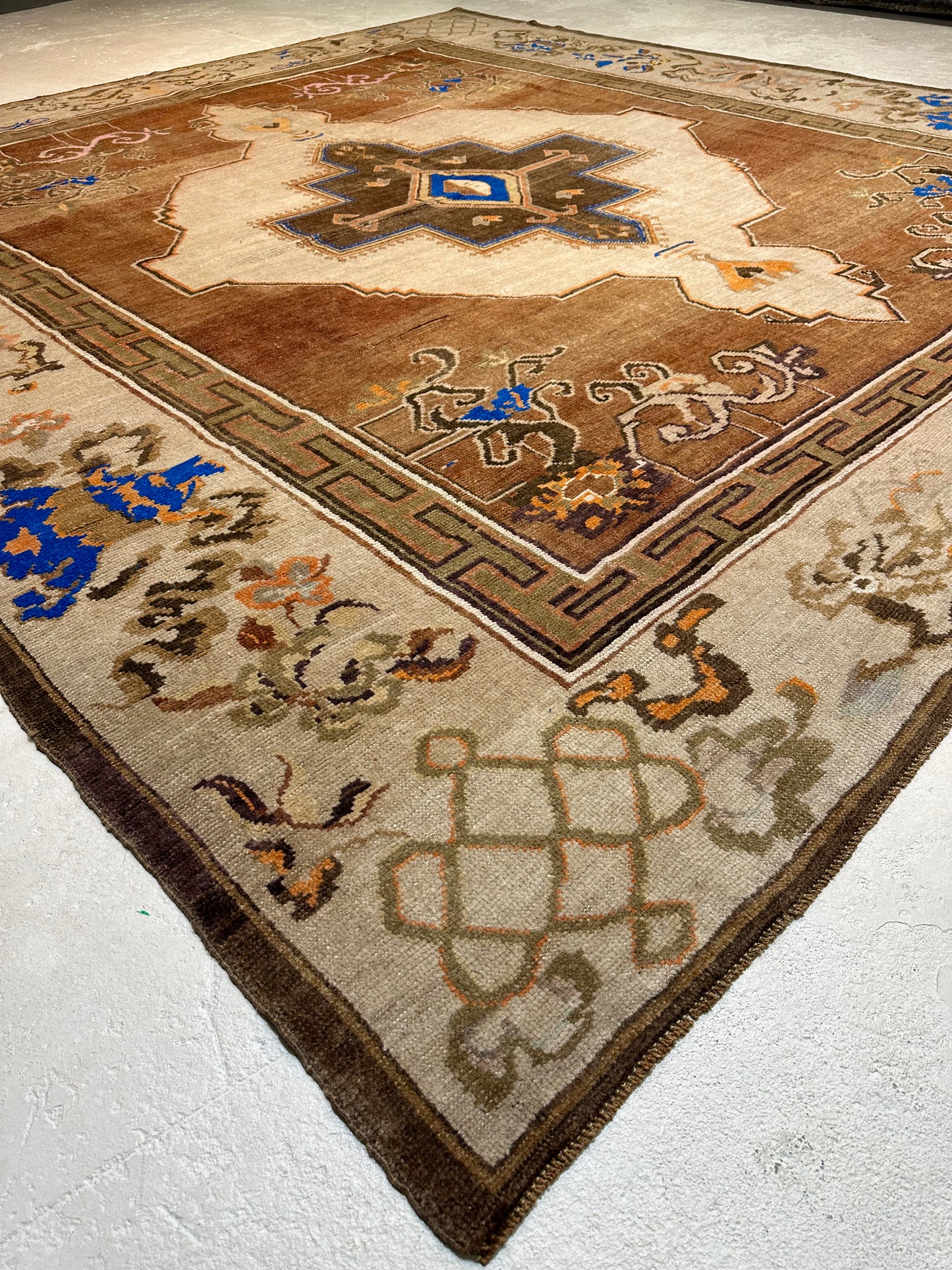Hand-Knotted Wool Rug Turkish Oushak 10'6" x 11''3"