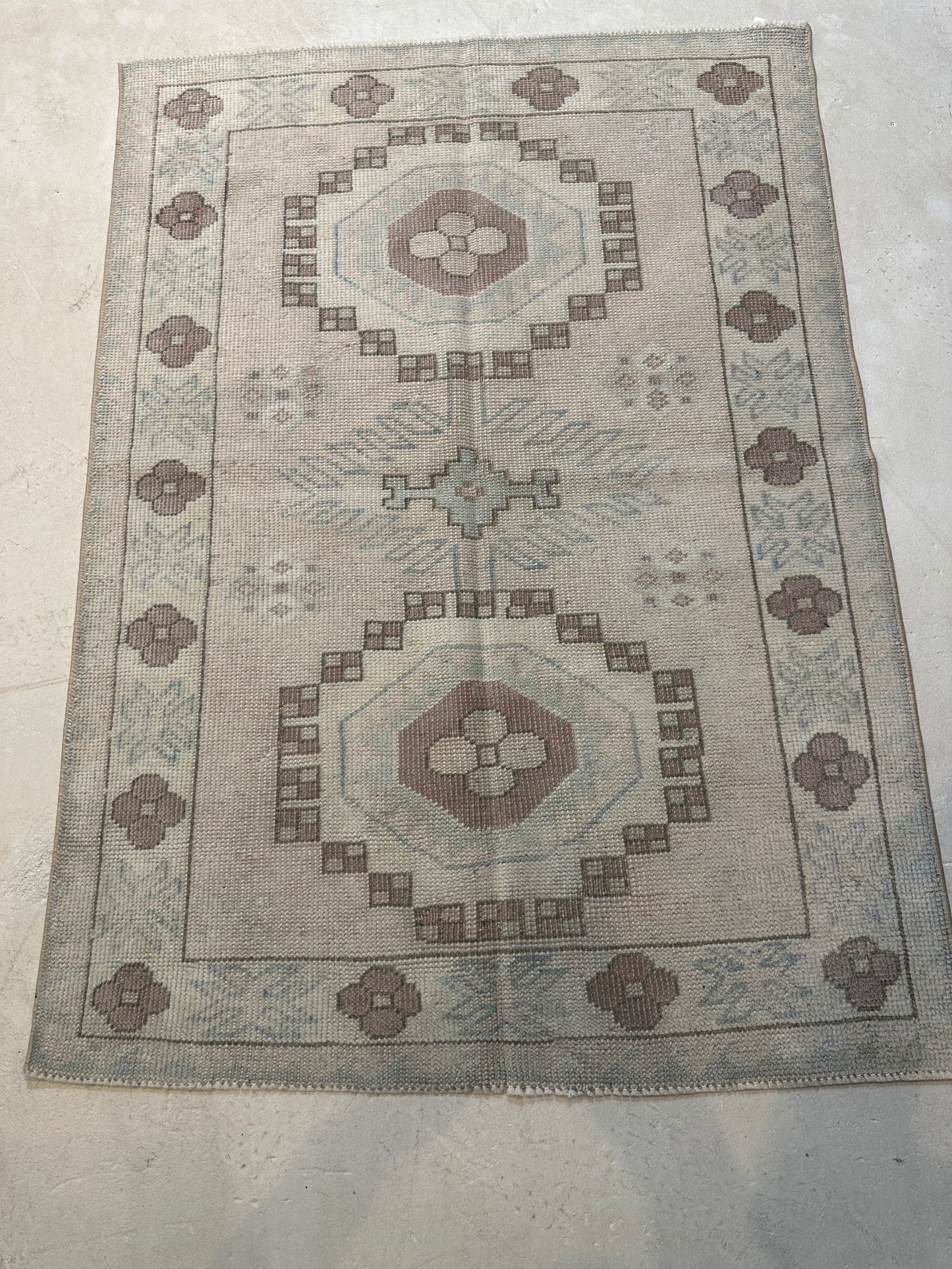 Hand-Knotted Wool Rug Turkish Oushak 3'1" x 4'3"