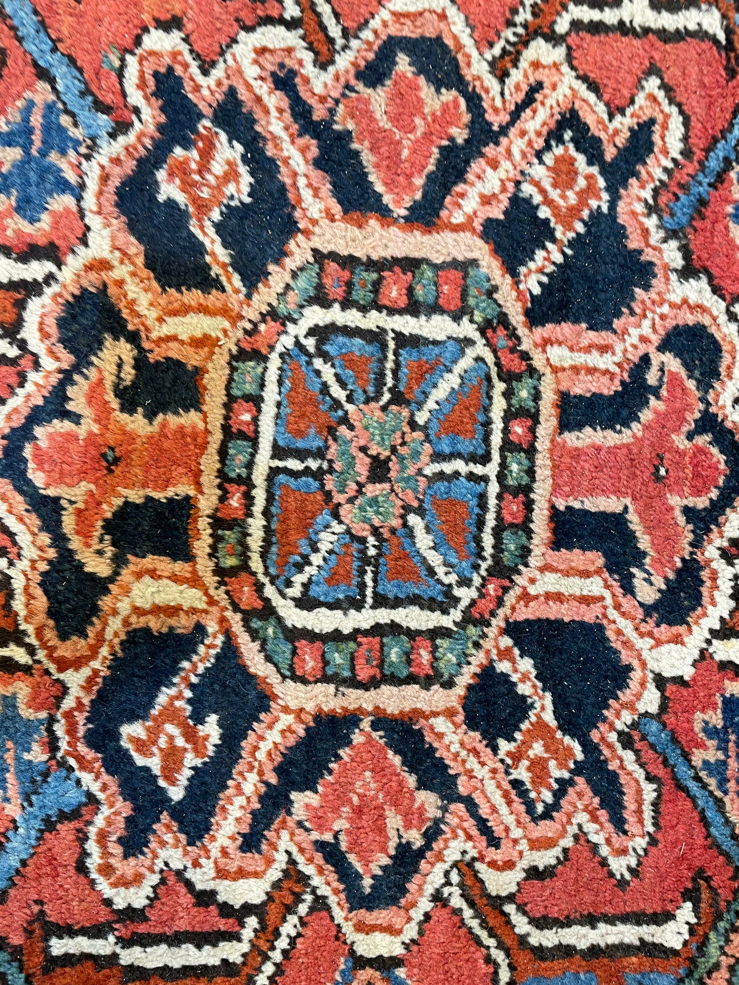Antique Hand-Knotted Wool Area Rug Heriz Serapi 7'10" x 9'10"