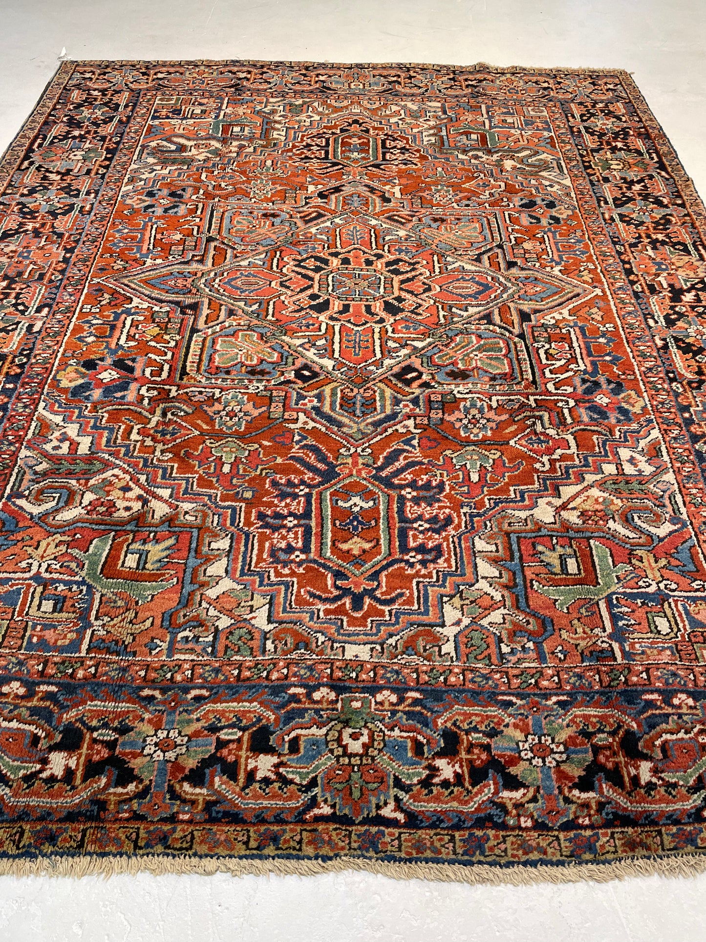 Antique Hand-Knotted Wool Area Rug Heriz Serapi 7'10" x 9'10"