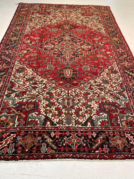 Hand-Knotted Wool Area Rug Heriz 6'9" x 10'4"