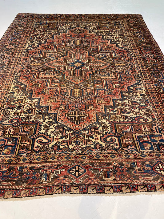 Hand-Knotted Wool Area Rug Heriz 7'8" x 9'8"