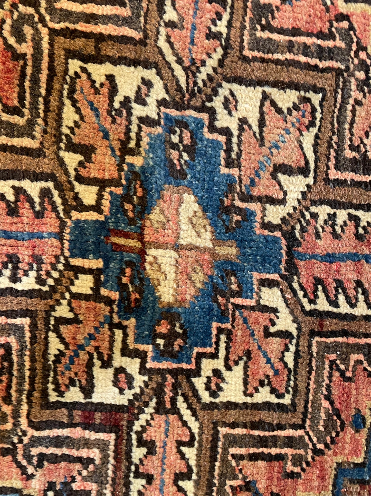 Hand-Knotted Wool Area Rug Heriz 7'8" x 9'8"
