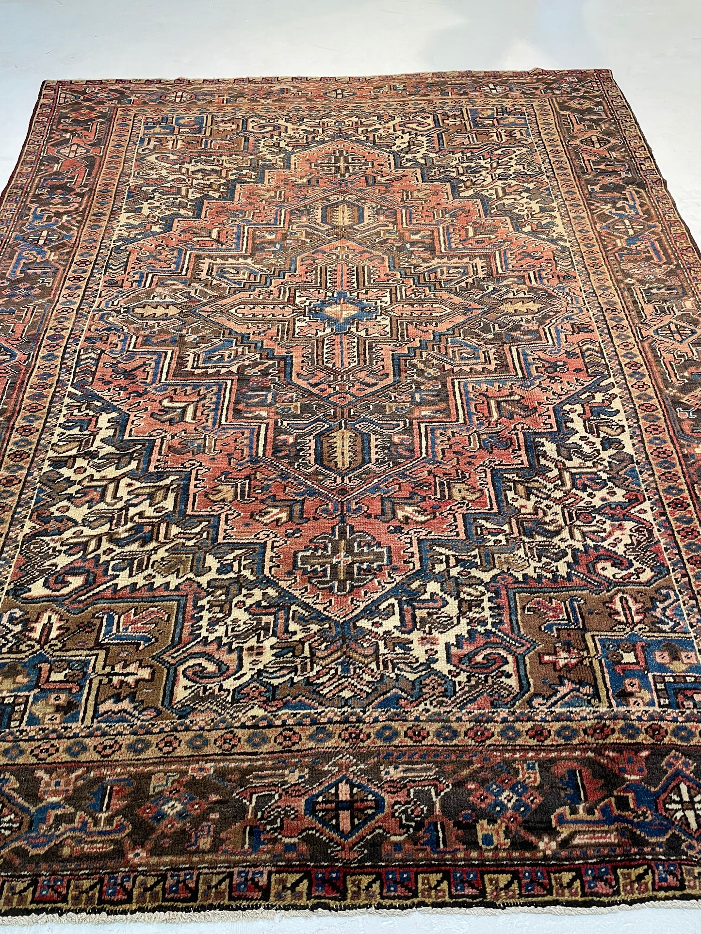 Hand-Knotted Wool Area Rug Heriz 7'8" x 9'8"