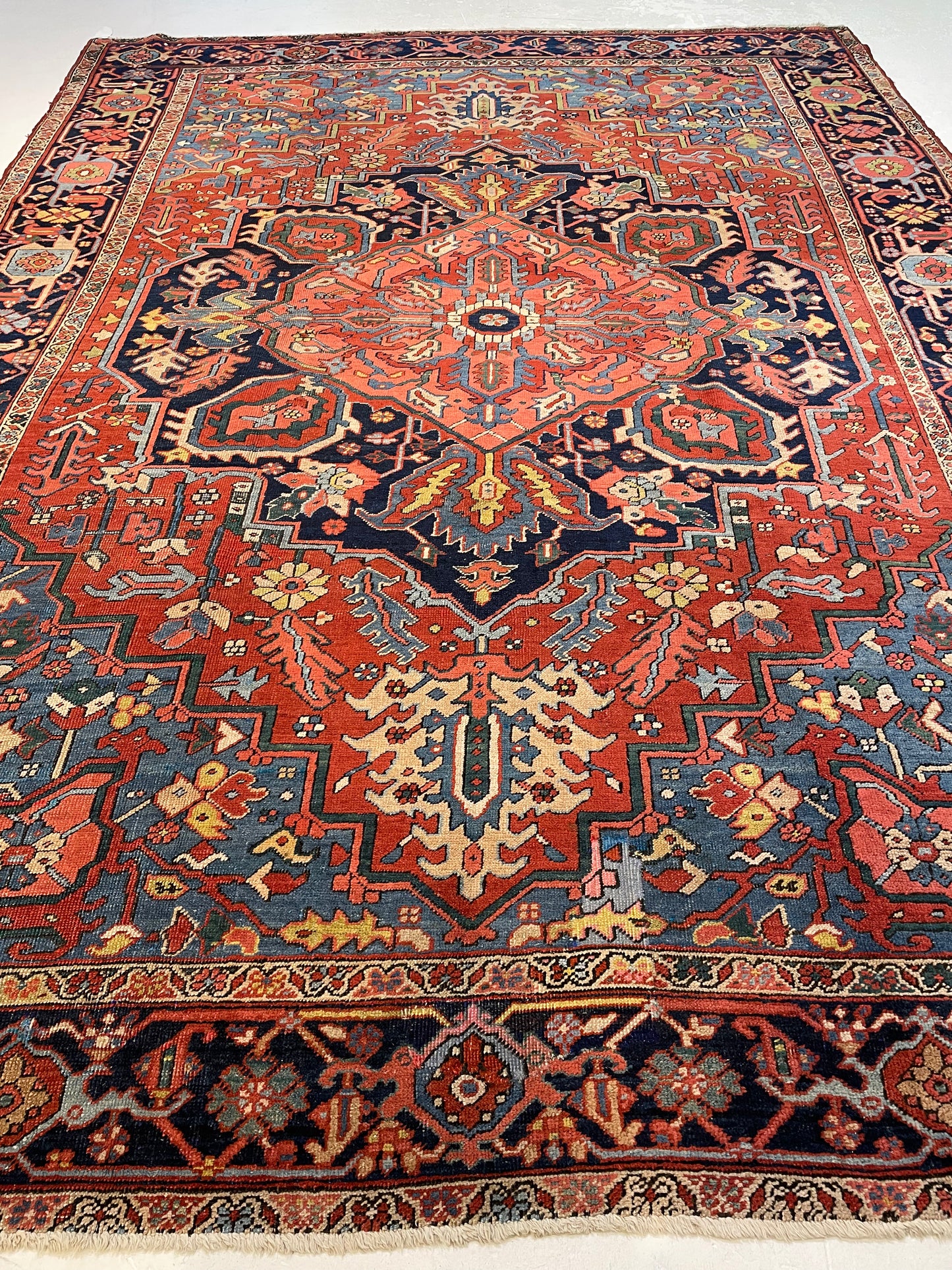 Antique Hand-Knotted Wool Area Rug Heriz Serapi 8'8" x 11'8"