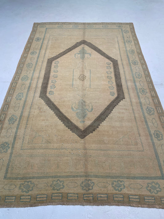 Hand-Knotted Wool Area Rug Turkish Oushak 5'6" x 8'5"