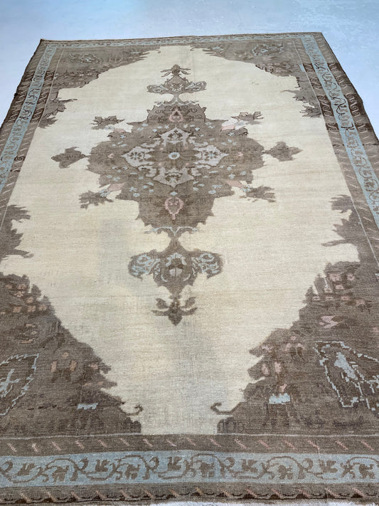 Hand-Knotted Wool Area Rug Turkish Oushak 6'9" x 9'2"