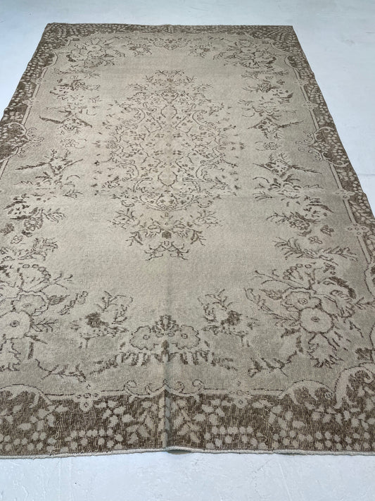Hand-Knotted Wool Area Rug Turkish Oushak 6' x 9'9"