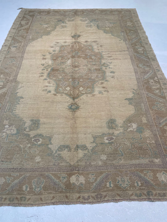 Hand-Knotted Wool Area Rug Turkish Oushak 6'5" x 9'6"