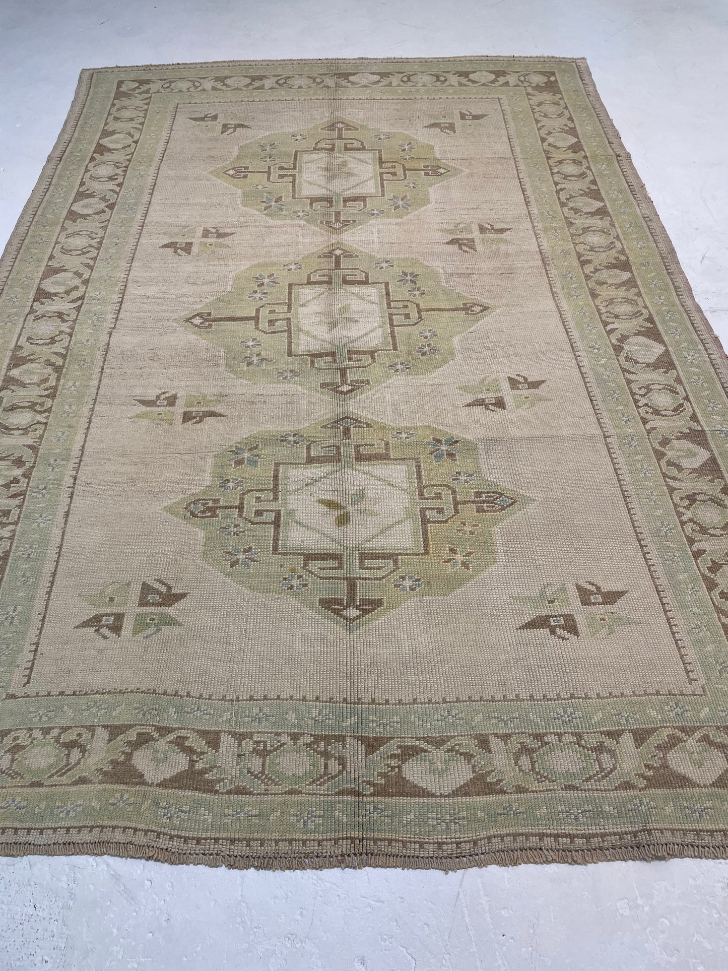 Hand-Knotted Wool Area Rug Turkish Oushak 6'1" x 8'10"