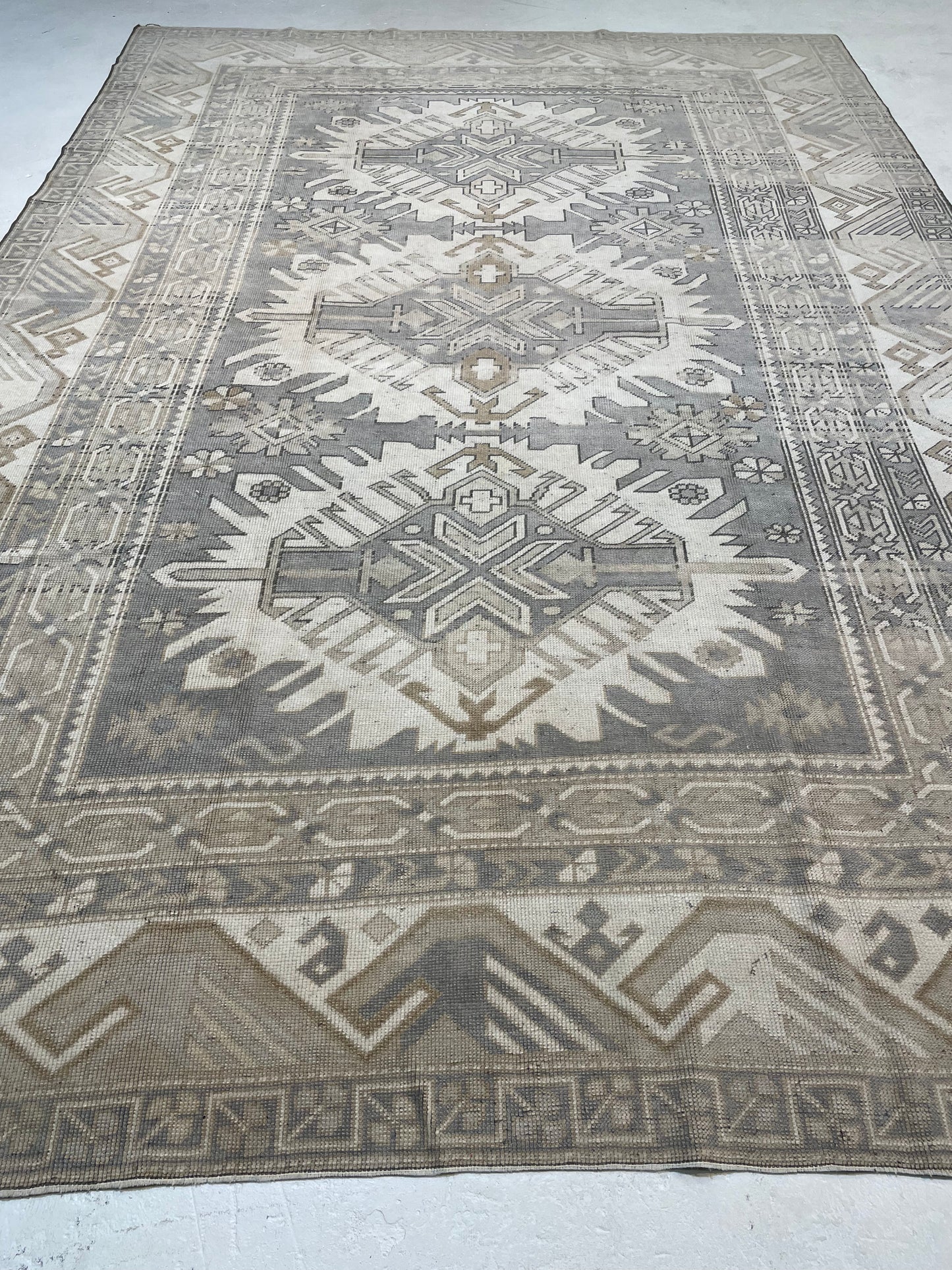 Hand-Knotted Wool Area Rug Turkish Oushak 7'5" x 11'