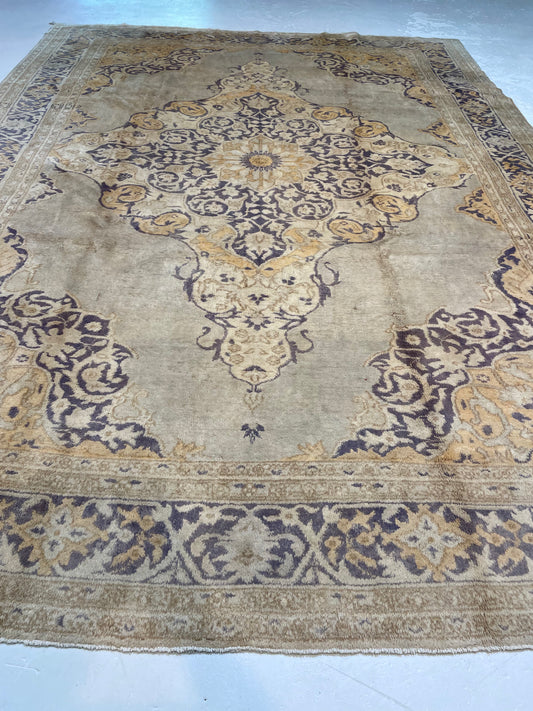 Hand-Knotted Wool Area Rug Turkish Oushak 8'4" x 11'2"