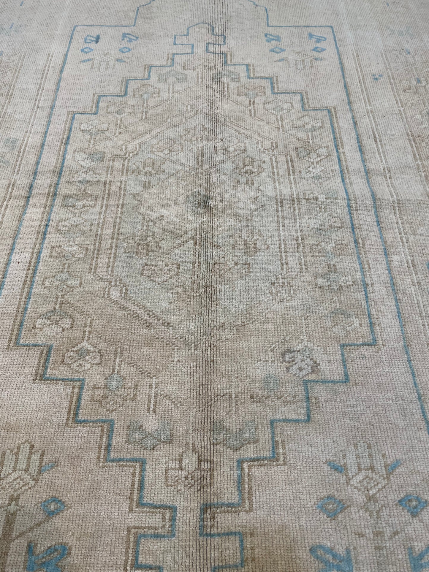 Hand-Knotted Wool Rug Turkish Oushak 3'10" x 7'