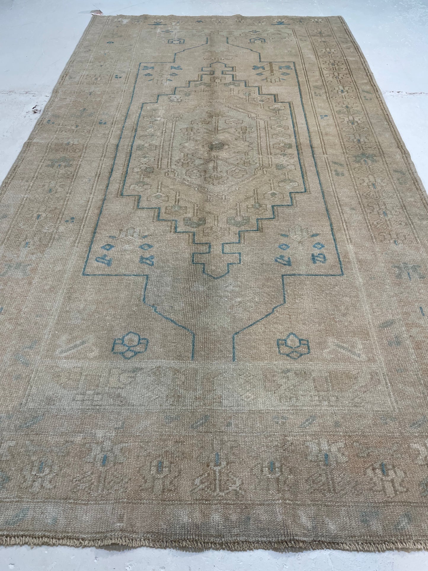 Hand-Knotted Wool Rug Turkish Oushak 3'10" x 7'