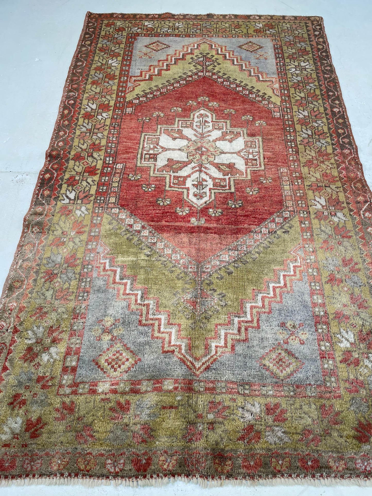 Hand-Knotted Wool Rug Turkish Oushak 3'9" x 6'6"