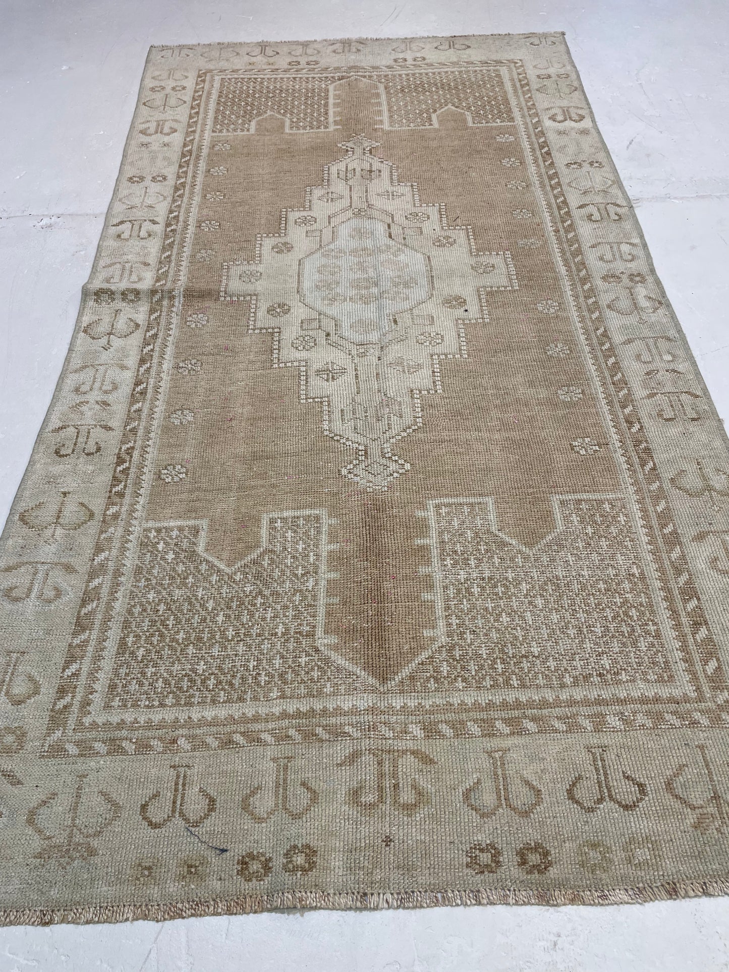 Hand-Knotted Wool Rug Turkish Oushak 3'7" x 6'8"