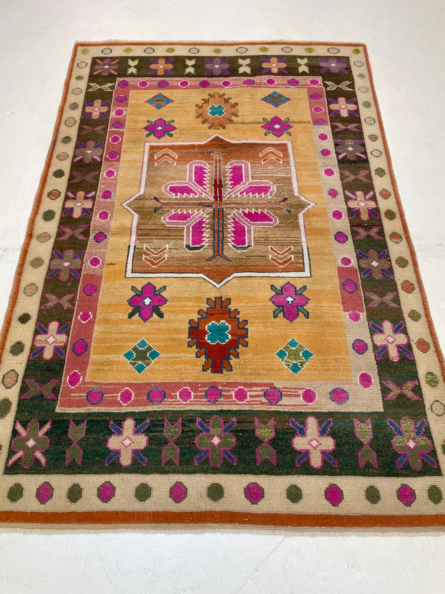 Hand-Knotted Wool Rug Turkish Oushak 4'4" x 6'8"